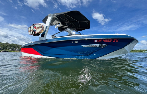 Nautique G23 Wake Surf Boat with Captain!