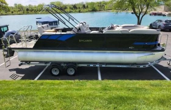 2021 Tritoon with Day Bed, Tubing Gear and 200 HP