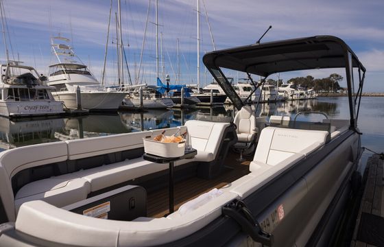 Your VIP Escape on Sea La Vie - Luxury Pontoon, Captain Included