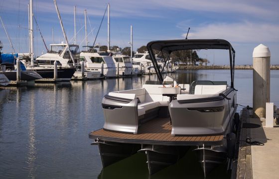 Your VIP Escape on Sea La Vie - Luxury Pontoon, Captain Included