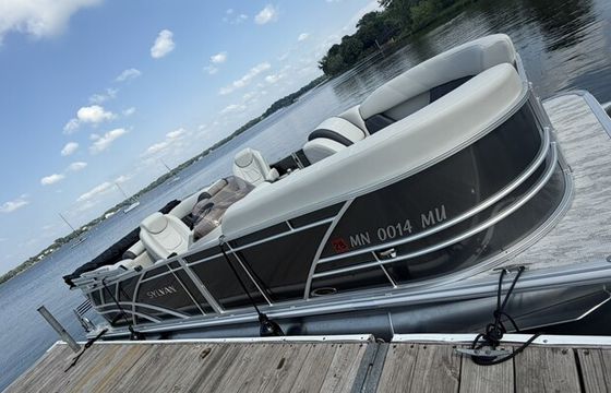 Brand New 2026 Sylvan Mirage Pontoon | Seats 12 | Bluetooth Stereo
