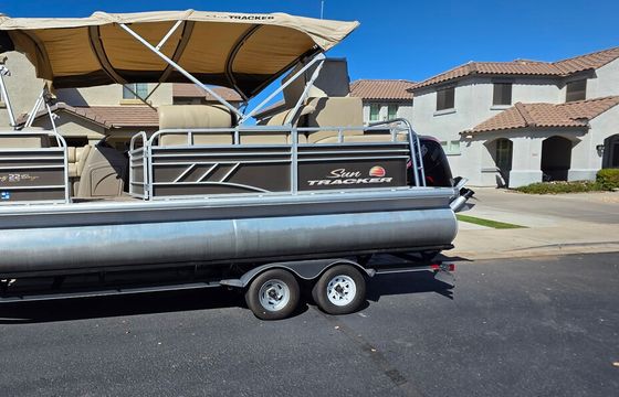 2020 Sun Tracker Part Barge 22 DLX
“Toon Time”