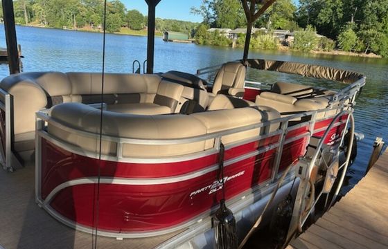15min from Downtown Greenville, 2024 Pontoon, Saluda Lake