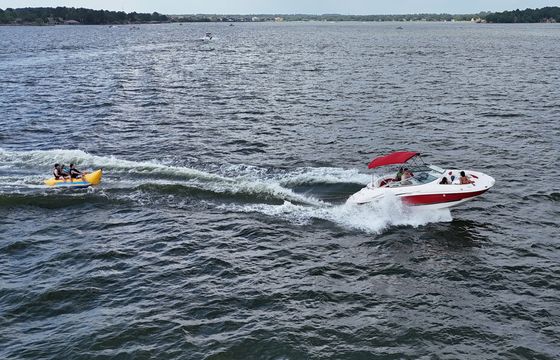 Sleek Monterey Boat – Perfect for Cruising and Water Sports