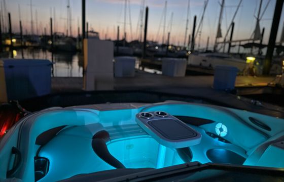 Sleek Monterey Boat – Perfect for Cruising and Water Sports