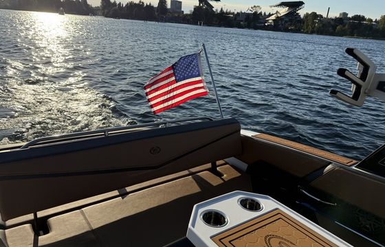 Ultimate big lake cruising and surf machine- Cobalt R6 Surf