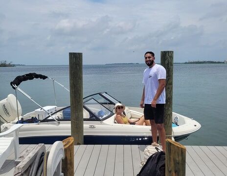 Fun and comfortable cruising boat