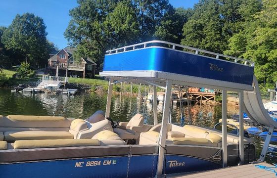 Thrill & Chill on Lake Norman! Tahoe Cascade 25 ft Double Decker with