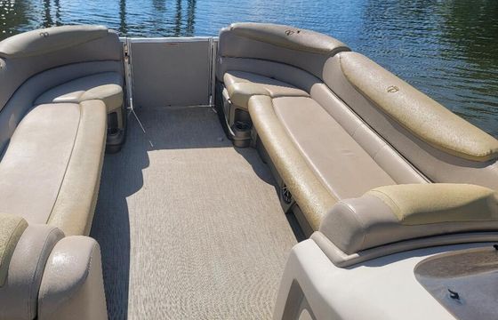 Thrill & Chill on Lake Norman! Tahoe Cascade 25 ft Double Decker with