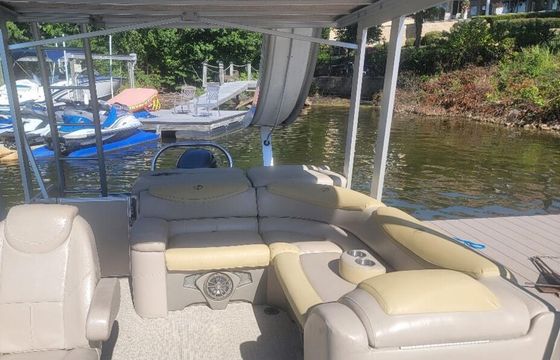 Thrill & Chill on Lake Norman! Tahoe Cascade 25 ft Double Decker with