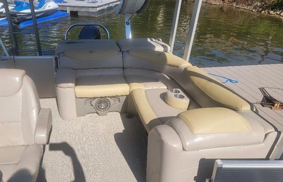 Thrill & Chill on Lake Norman! Tahoe Cascade 25 ft Double Decker with