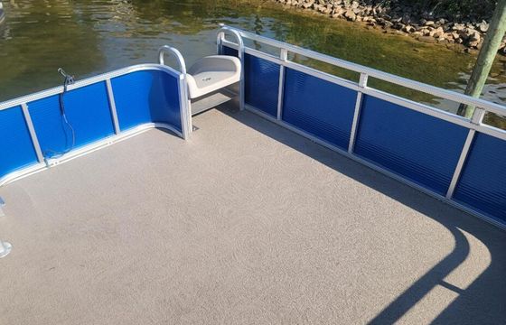 Thrill & Chill on Lake Norman! Tahoe Cascade 25 ft Double Decker with