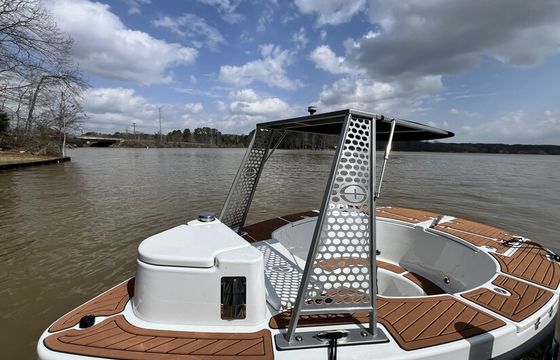 Lake Oconee's Only Floating Hot Tub Boat – Unforgettable Escape!