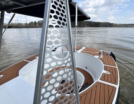 Lake Oconee's Only Floating Hot Tub Boat – Unforgettable Escape!