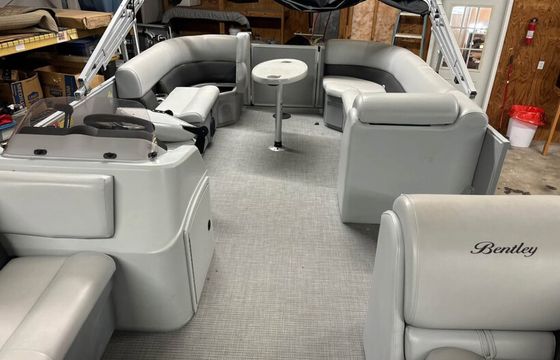 Spacious Luxury Cruiser for Crab Island, Fishing and Beach Adventures
