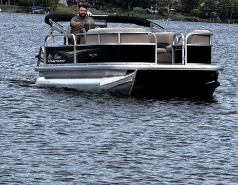 SWEET PONTOON FOR FRIENDS &amp; FAMILY