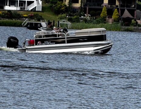 SWEET PONTOON FOR FRIENDS &amp; FAMILY