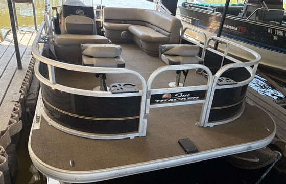 $499 Per Day, $699 Total Per Weekend, $799 Per Week.  16 Foot Pontoon