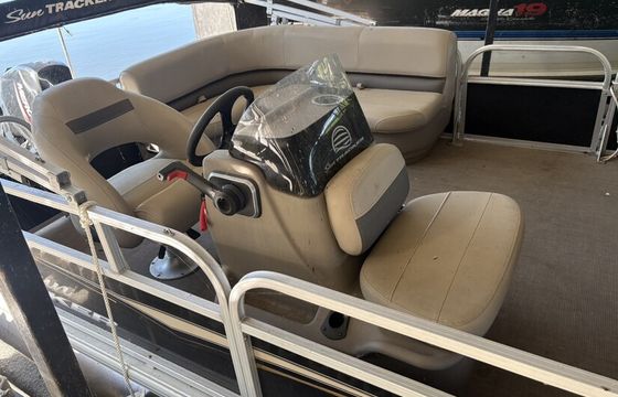 $499 Per Day, $699 Total Per Weekend, $799 Per Week.  16 Foot Pontoon