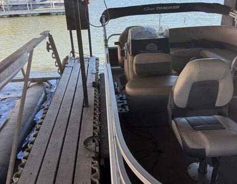 $499 Per Day, $699 Total Per Weekend, $799 Per Week.  16 Foot Pontoon