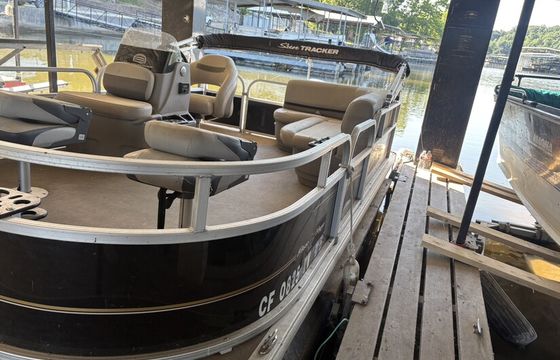$499 Per Day, $699 Total Per Weekend, $799 Per Week.  16 Foot Pontoon