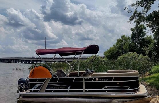 2022 Starcraft Pontoon Boat For Rent on Cedar Creek Reservoir, TX