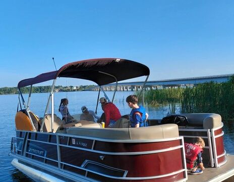 2022 Starcraft Pontoon Boat For Rent on Cedar Creek Reservoir, TX
