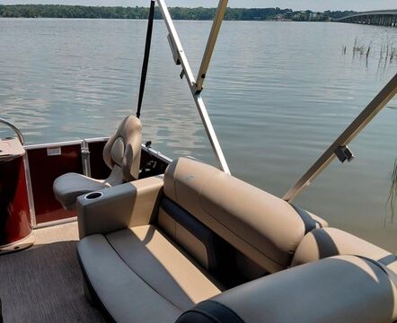 2022 Starcraft Pontoon Boat For Rent on Cedar Creek Reservoir, TX