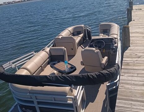 2025 SunTracker Pontoon – Smooth, Spacious & Ready for Fun!