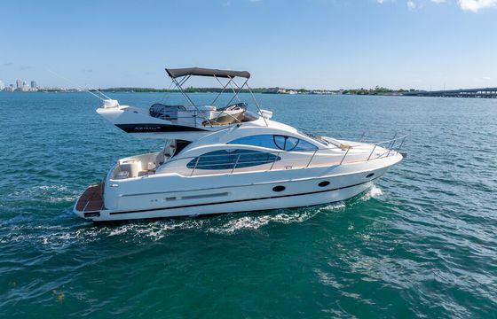 Miami’s Magic Unfolds Aboard a 45ft Azimut!