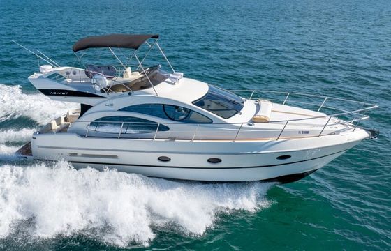 Miami’s Magic Unfolds Aboard a 45ft Azimut!
