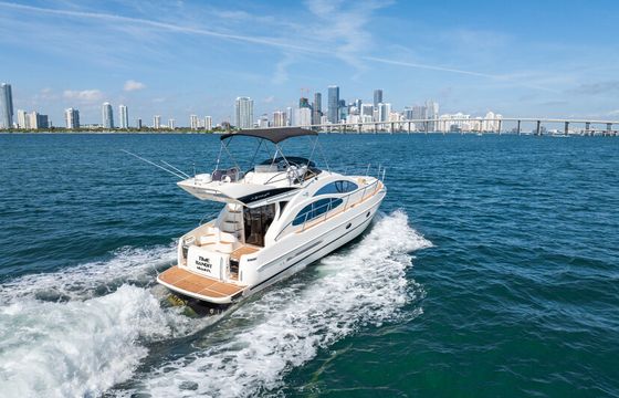Miami’s Magic Unfolds Aboard a 45ft Azimut!
