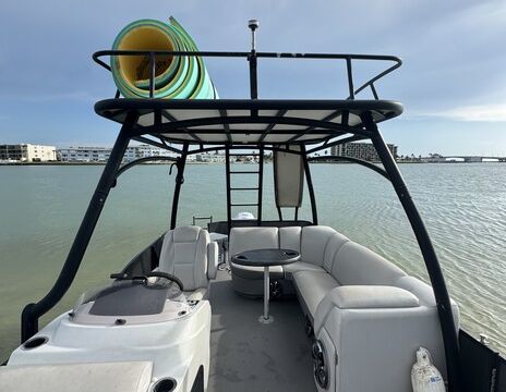 25' Double-Deck Tritoon Party Boat w/ Water Slide!