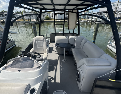 25' Double-Deck Tritoon Party Boat w/ Water Slide!