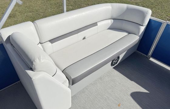 Tritoon Boat Rental – Explore Tampa Bay in Style