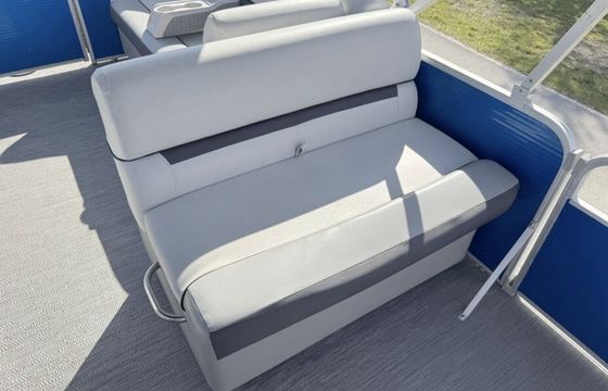 Tritoon Boat Rental – Explore Tampa Bay in Style