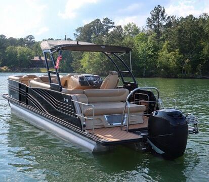 Harris Grand Mariner 25' Pontoon with water accessories included