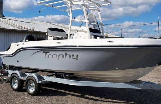 Adventure-Ready 20ft Trophy Bayliner | Fishing, Swimming & Family Fun