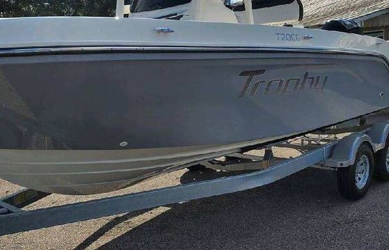 Adventure-Ready 20ft Trophy Bayliner | Fishing, Swimming & Family Fun