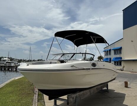 2022 Bayliner VR6 Outboard – Fun in the Sun at Panama City Beach