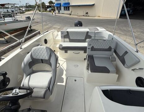 2022 Bayliner VR6 Outboard – Fun in the Sun at Panama City Beach