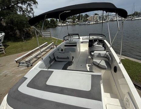 2022 Bayliner VR6 Outboard – Fun in the Sun at Panama City Beach
