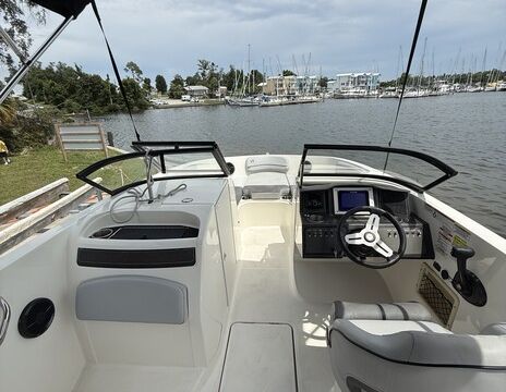 2022 Bayliner VR6 Outboard – Fun in the Sun at Panama City Beach