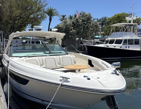 Luxury Sea Ray – Smooth Rides, Unforgettable Views