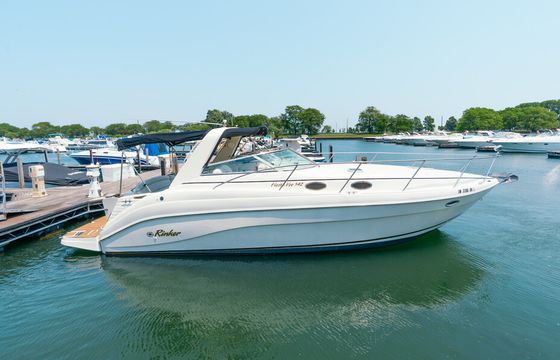 Anchor in the Famous Chicago Playpen! 37' Rinker Fiesta Vee