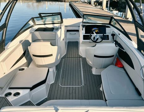 2023 SeaRay SPX 210 - Luxe - 12 Passengers - Cruising and Watersports