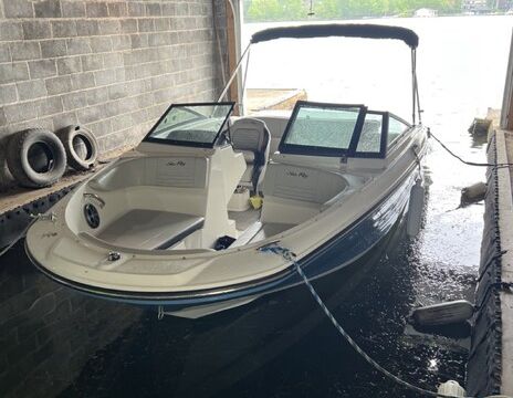 Super clean 200 HP Sea Ray SPX 190 on Lake Hopatcong