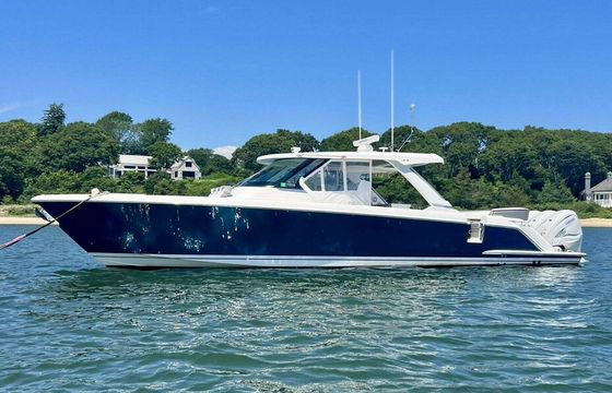 Tiara 43 LS Day Boating and Sight Seeing!