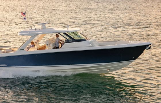 Tiara 43 LS Day Boating and Sight Seeing!