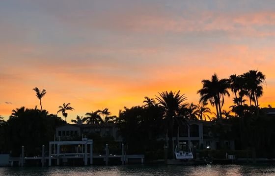 Miami Boat Rentals: Explore Sandbars, Cruise the Coast